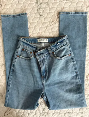 NWOT Abercrombie 90’s Slim Straight Jeans Curve Love 000xs thumbnail 1