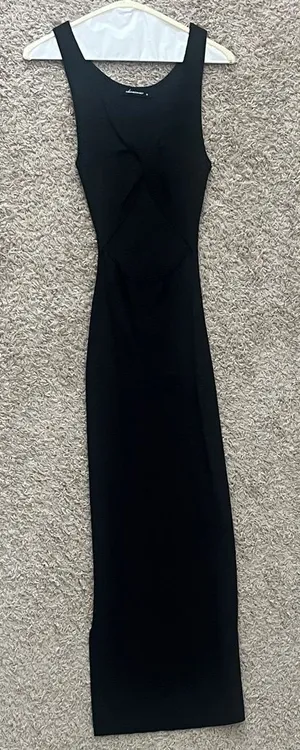 Elegant Black Sleeveless Dress thumbnail 1