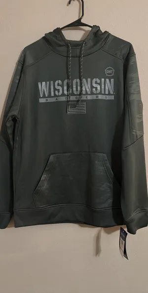 Fanatics Wisconsin Badgers Salute to Service Camo Hoodie thumbnail 1