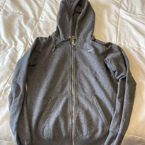 Grey Nike zip up thumbnail 1