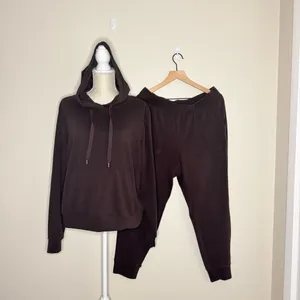 YOGALICIOUS | Fleece Rib Coffee Break Hoodie & Mary Jogger thumbnail 6