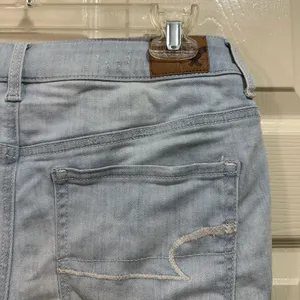 American Eagle Stretch High Rise Shortie Denim Jean Shorts 6 Light Wash Crochet thumbnail 5