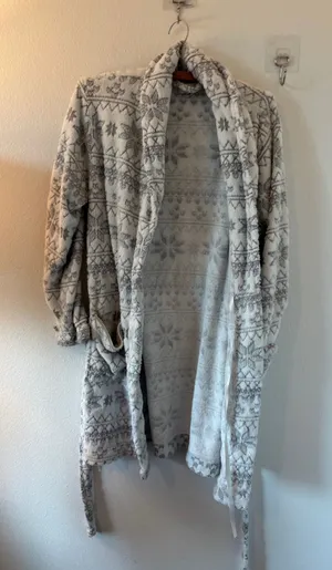Daydream by Berkshire Home Grey Fair Isle Fleece Robe Shawl Collar Medium thumbnail 1