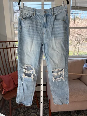 American Eagle Distressed Mom Jeans Size 10 Vintage Wash thumbnail 2