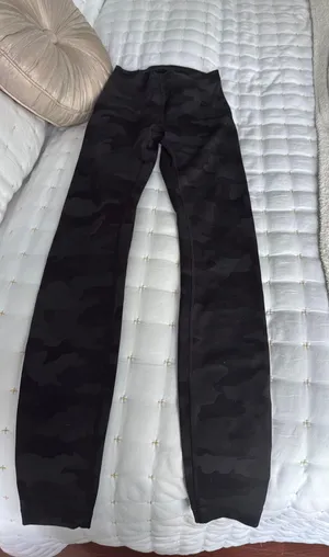 Lululemon Camo Align Leggings Black 25" thumbnail 1