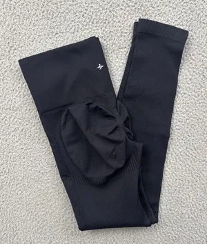 Halara Seamless Flow High Waist Tummy Control Butt Lifting Yoga Leggings Medium thumbnail 1