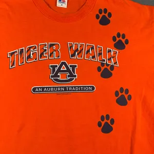 Vintage Auburn‎ Tigers T-shirt Russell Athletic Orange Medium SS Tiger Walk Tee thumbnail 2