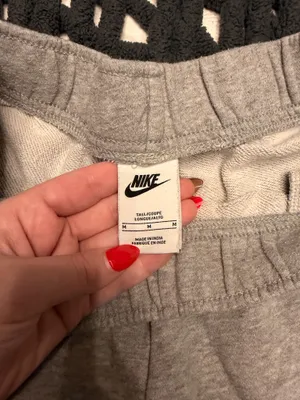 Nike Women’s Joggers Medium tall Grey  thumbnail 4