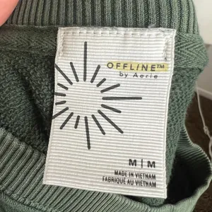 Offline‎ by Aerie Green Graphic Sweatshirt Pullover Cozy Loungewear Medium thumbnail 4