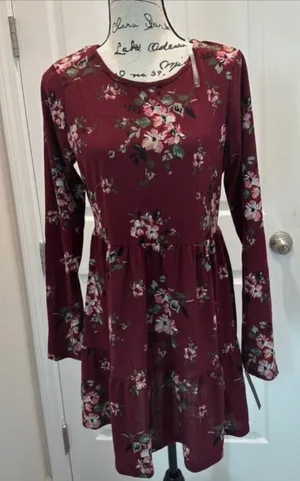 Speechless Burgundy Floral Long-Sleeve Tiered Dress thumbnail 1