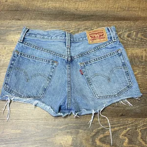 Levi's 501 Denim Cut Off Jean Shorts Women's Size 24 Raw Hem Booty Button Fly thumbnail 5