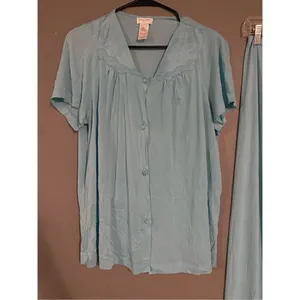 Vanity Fair Vintage Baby Blue Short Sleeve Button Up Pajama Set Nylon M thumbnail 2