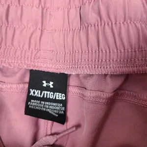 Women’s Under Armour Flex Woven 2 In 1 Shorts 2XL Pink Workout Exercise‎ thumbnail 5