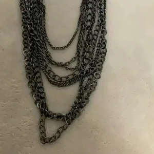 Necklace thumbnail 2