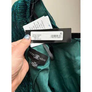 NEW Betsy & Adam Metallic Jade Green Drape Sleeve Sheath Gown Size 14 thumbnail 9