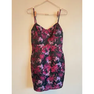 Lulus Mini Dress Womens Small Magenta Floral Jacquard Cocktail Party Bodycon‎ thumbnail 3