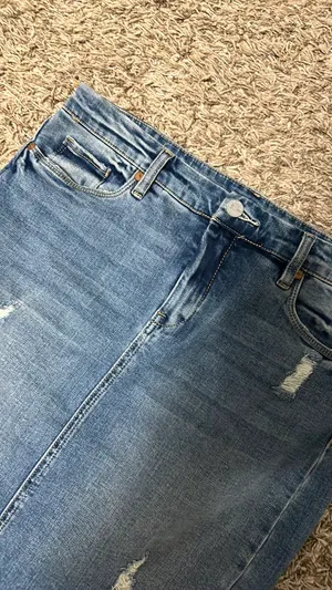 BLANK NYC Distressed Jean Skirt SIZE 29 thumbnail 3