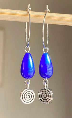 Handmade german teardrop beads & swirl dangle hoop earrings💫💙 thumbnail 2