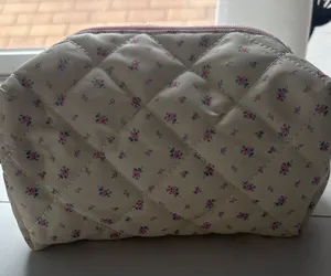 Charming Floral Quilted Cosmetic Bag - Cream thumbnail 1