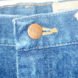 Furst Of A Kind Dark Wash Wrangler Denim Distressed Mini Skirt thumbnail 5
