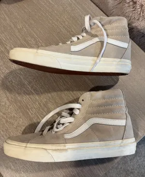 Vans - 7.5, High-Top Sneakers in Light Gray and White thumbnail 1