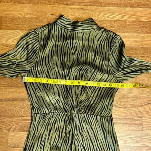 Petersyn Womens XS Zuma Maxi Dress Green Black Satin Print Mock Neck Long Sleeve thumbnail 5