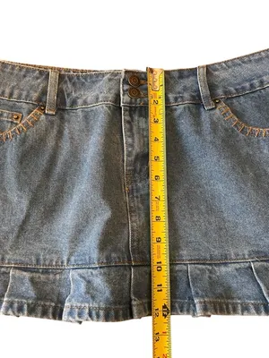 Edikted Pleated Hem low rise Washed Denim Mini Skirt Y2K, festival Western XL thumbnail 7