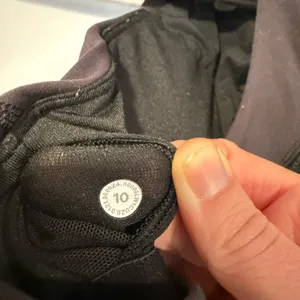 Women's Black Lululemon high neck mesh back Sleeveless‎ Top thumbnail 2