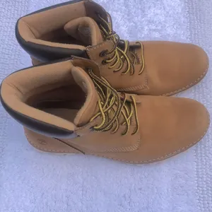 Timberland Women’s Winter Cold Weather Brockton Lace-up Boots Sz 8.5 thumbnail 2