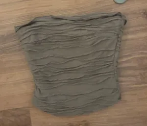 Princess Polly Strapless Crop Top thumbnail 1