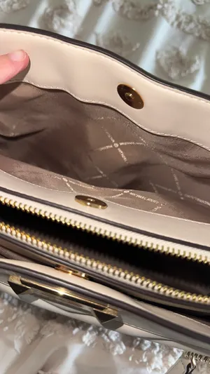 Michael Kors Purse thumbnail 4