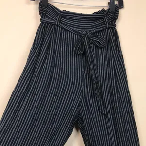American Eagle Women’s Striped Black White Tie High Waist Rolled Hem Pants thumbnail 4