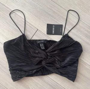 Forever 21 Top Black Crop thumbnail 1