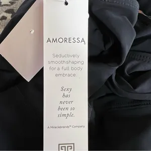 NWT Amoressa Miraclesuit U Turn Uhura Black Tummy Control Swimsuit Size 6 thumbnail 9