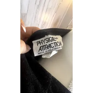 Physical Attraction Women's Medium Dark Gray Short Sleeve Crewneck‎ T-Shirt thumbnail 3
