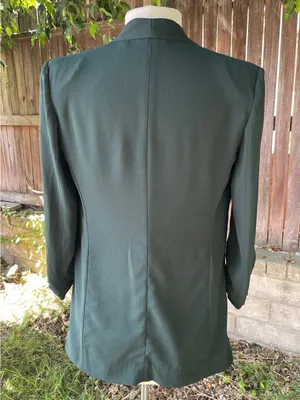 Aritzia Babaton Power Hip Blazer Forest Green 2 minimalist capsule wardrobe chic thumbnail 4