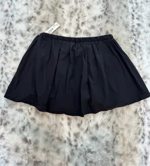 ALO Yoga Black Breezy Tennis Skirt thumbnail 5