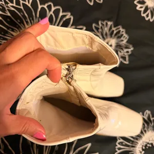 Boots White Size 8.5 thumbnail 7