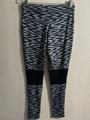 Nike Black and Gray Patterned Leggings thumbnail 6