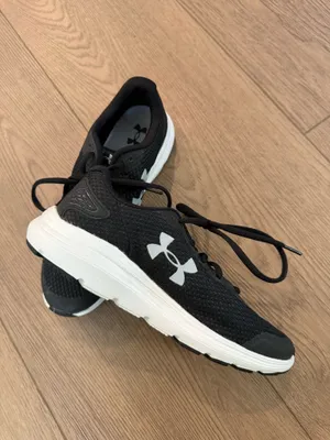 Under Armour Black running shoes thumbnail 3