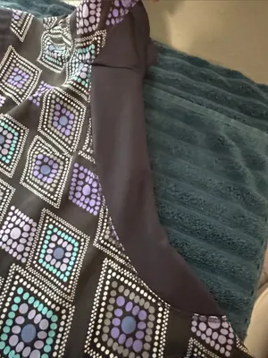 Geometric Diamond Print Scrub Top in Gray,Purple & Teal Sz S by Healing Hands thumbnail 7