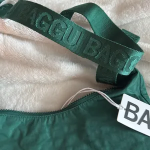 NWT Baggu Cresent Bag thumbnail 2