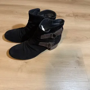 Paul Green Black Suede Size 7 Double Buckle Ankle‎ Boots Newbury 08327 Booties thumbnail 4