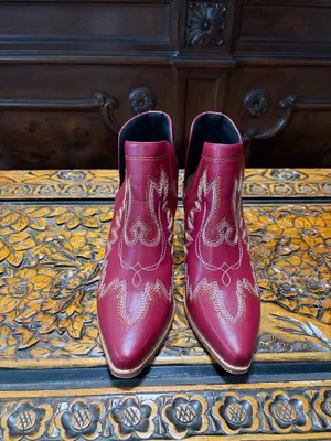 Red Cowboy Boots Size 8 thumbnail 2