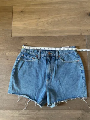 PINK Victoria’s Secret High Waisted Denim Cut Off Shorts Size 28 NWT thumbnail 3