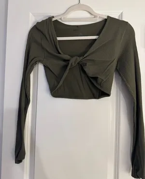 Garage Twist Front Top thumbnail 1