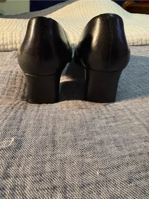Hillard & Hanson Black Leather Square-Toe Low Block Heels Size 7.5 thumbnail 5