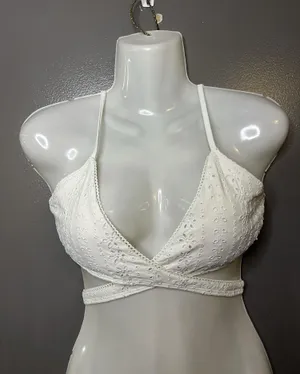 Hollister Bikini Swim Top Womens Medium White Eyelet Triangle Padded Tie Back thumbnail 1
