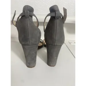 Vince Camuto Corlina Gray Suede Leather Dress Sandal Block Heel Womens Size 7.5M thumbnail 5