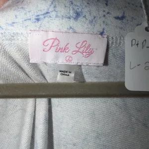 Pink Lilly Blue And White Splatter‎ Pullover Top Size L thumbnail 3
